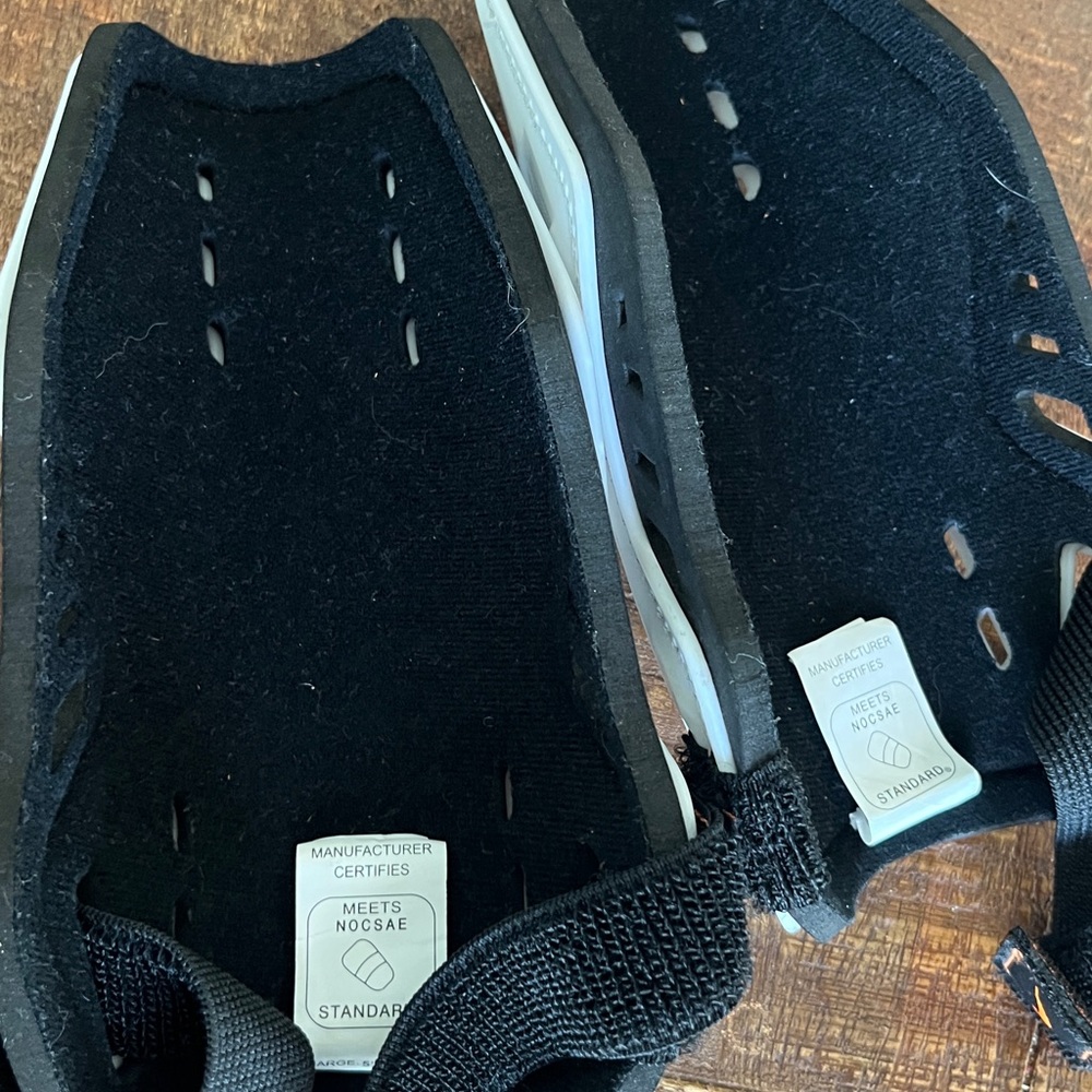 Nike t90 shien guards - Picture 2 of 5